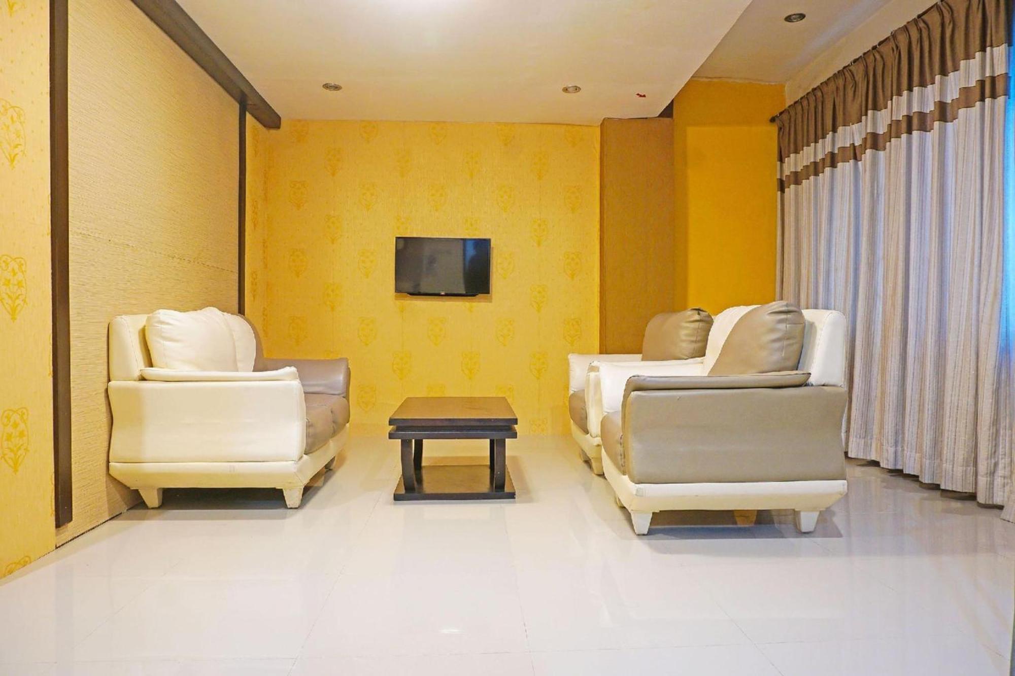 Collection O Losari Near Pantai Losari Formerly Hotel Grand Populer Macasar Exterior foto