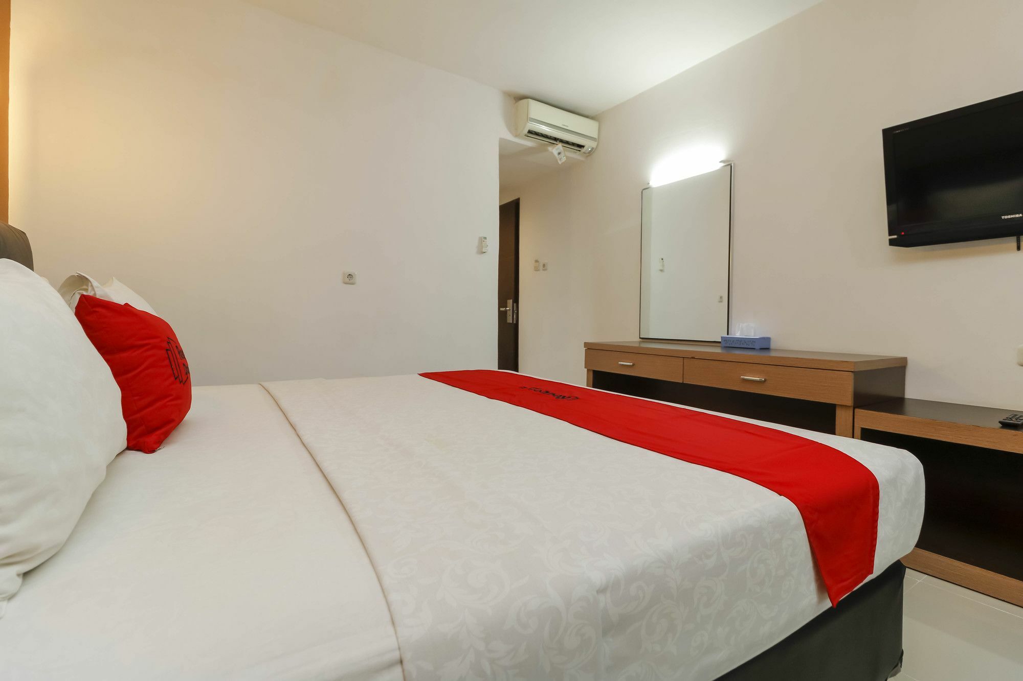 Collection O Losari Near Pantai Losari Formerly Hotel Grand Populer Macasar Exterior foto